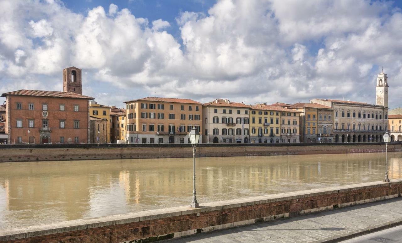 The River Pisa Exterior foto